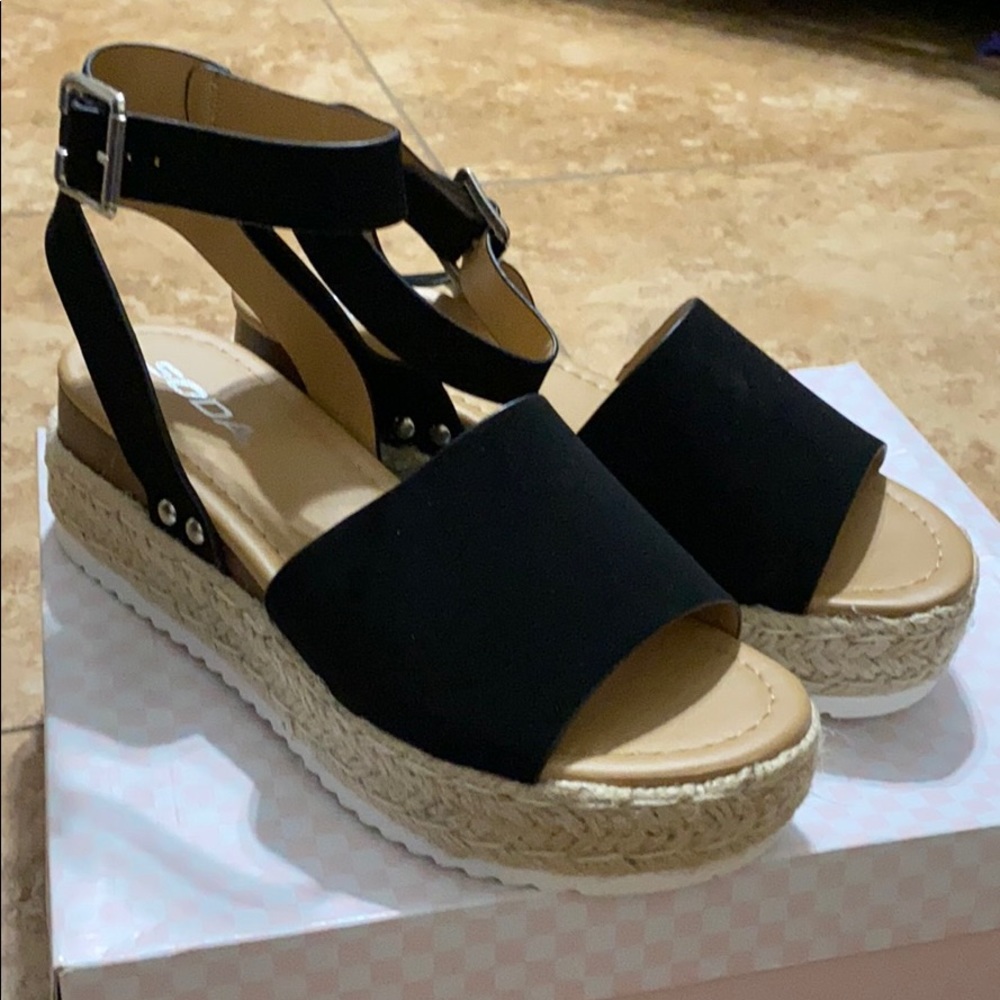 Soda wedged sandal